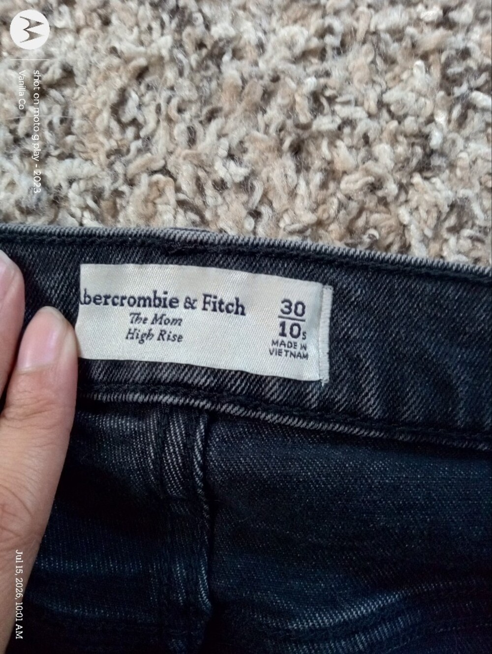 Abercrombie & Fitch The Mom High Rise Jean Black 30 Short - Picture 3 of 7